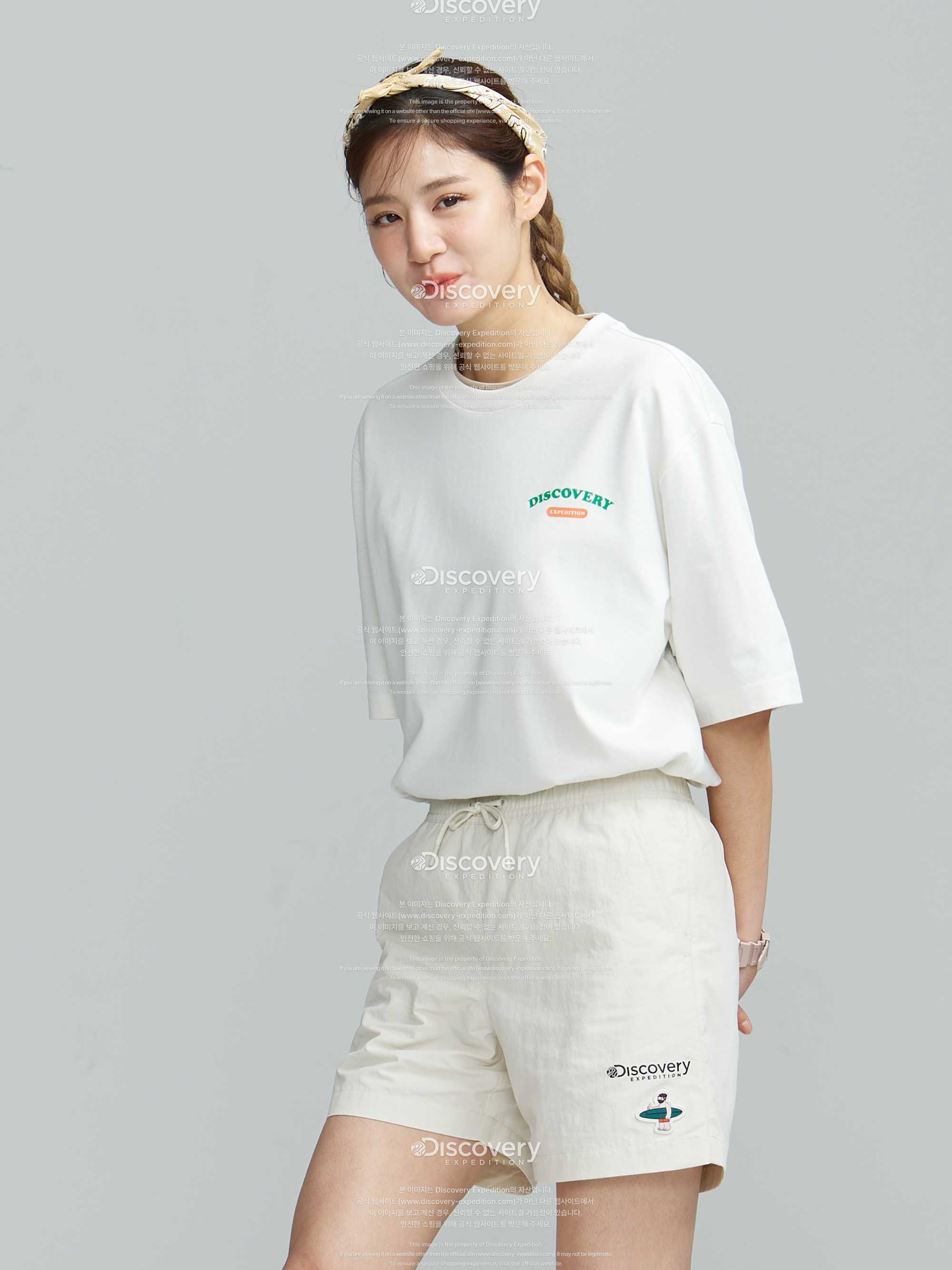 메인크루 아웃도어 로고그래픽 반팔티셔츠